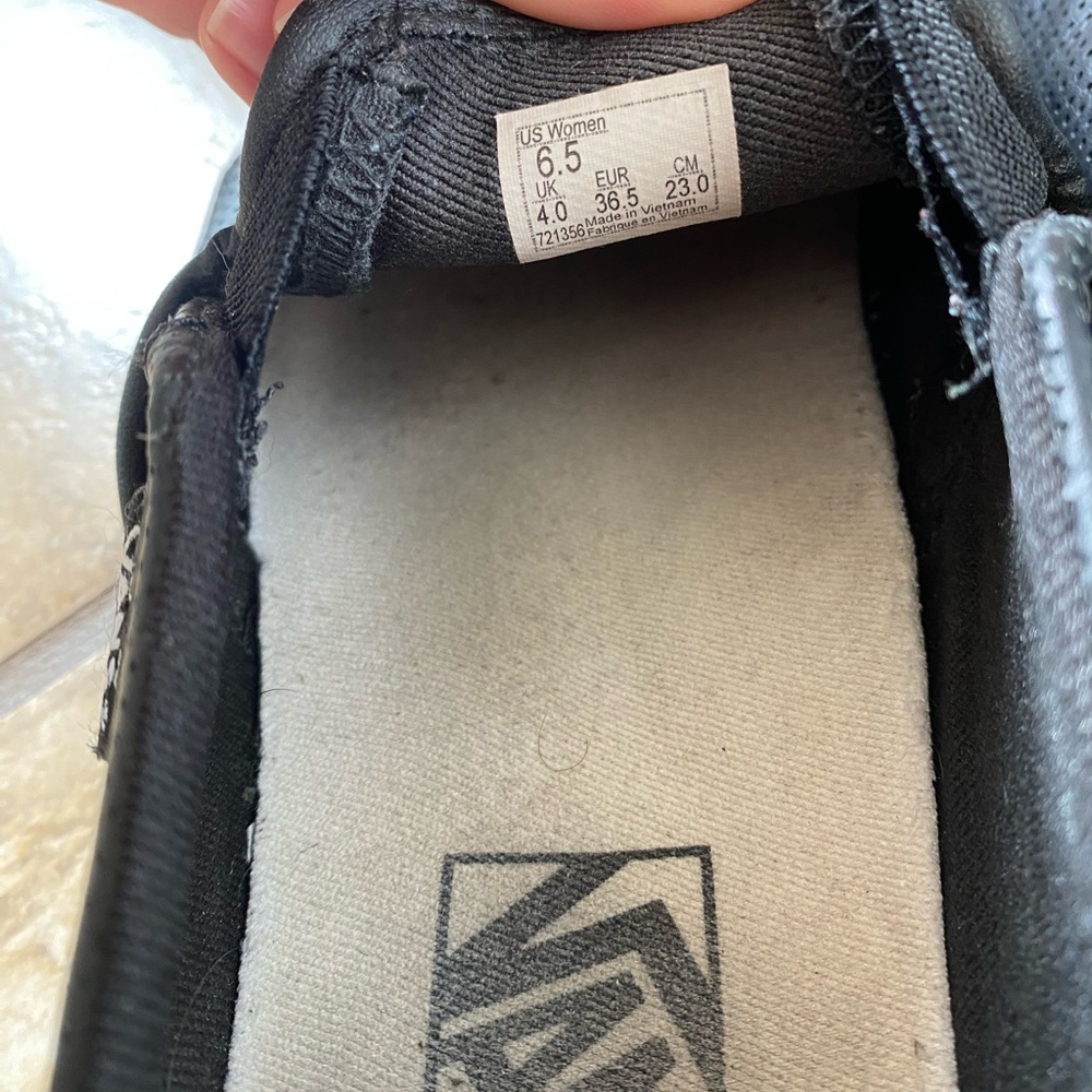 Vans - Picture 6 of 6